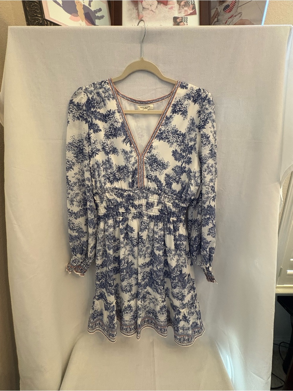Max Studio White and Blue Printed V-Neck Women's Dress